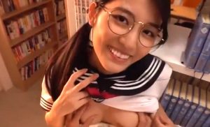 神宮寺ナオおさげ髪真面目セーラー服ＪＫが図書館でバイノラールボイス着床中出しSEX！！